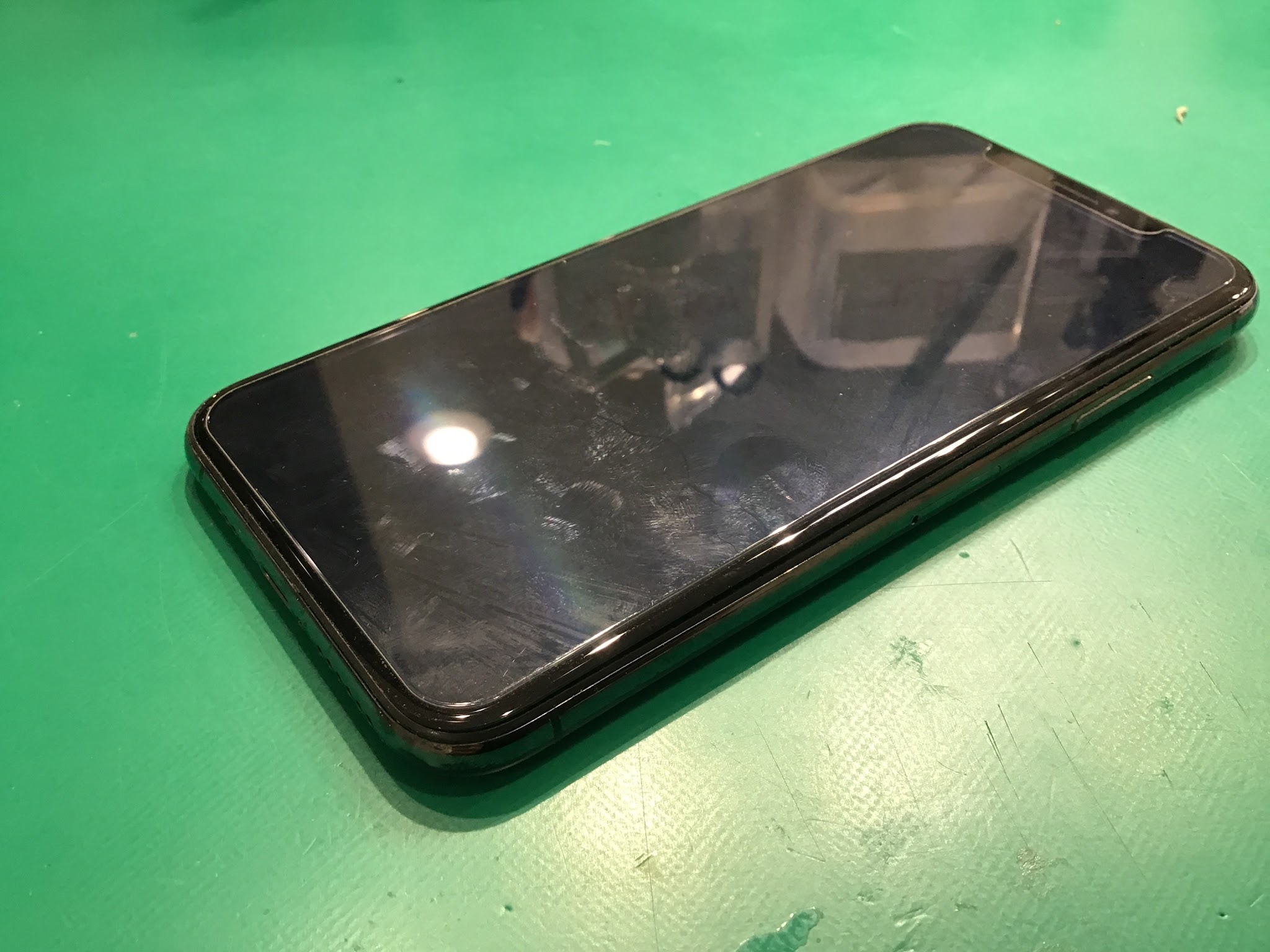 iPhoneXSの修理はデータそのまま・最短即日修理のスマホ修理工房中野ブロードウェイ店にご相談ください！！